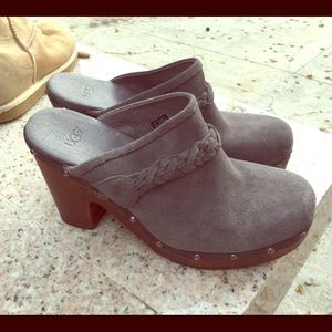 Ugg clogs
